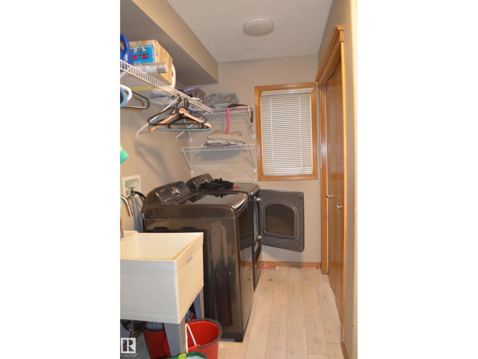 
          11511 9 AV NW
            <br/>
            <span>Edmonton</span>
            , 
            <span>AB</span>
             <span>T6J6T9</span>
        