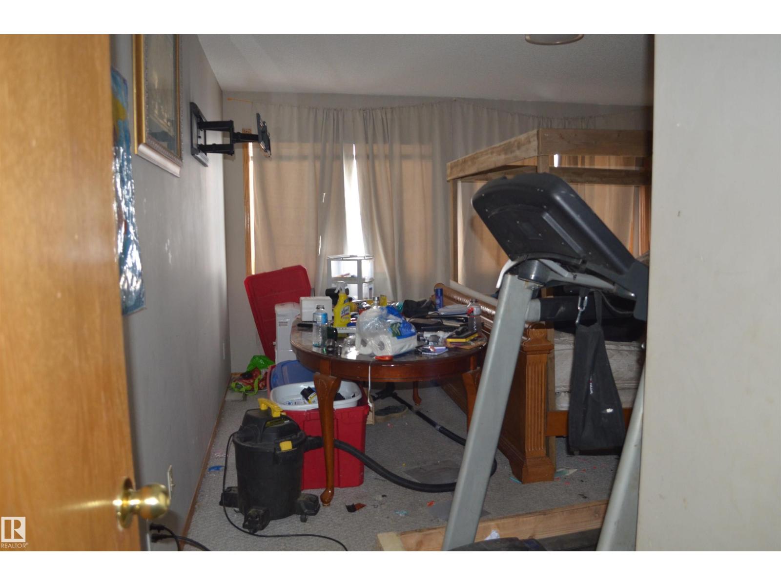 
          11511 9 AV NW
            <br/>
            <span>Edmonton</span>
            , 
            <span>AB</span>
             <span>T6J6T9</span>
         - Photo 12