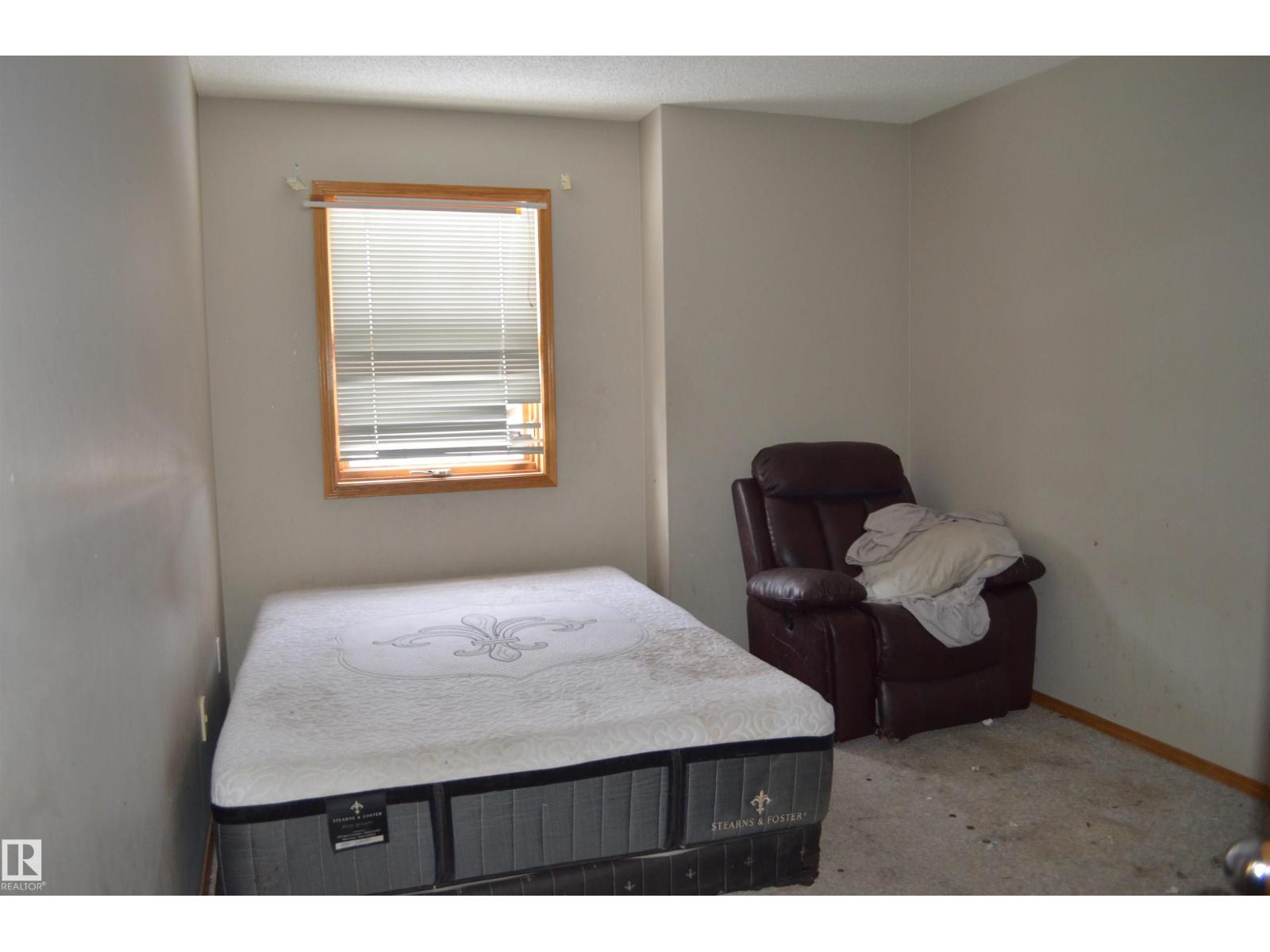 
          11511 9 AV NW
            <br/>
            <span>Edmonton</span>
            , 
            <span>AB</span>
             <span>T6J6T9</span>
         - Photo 7