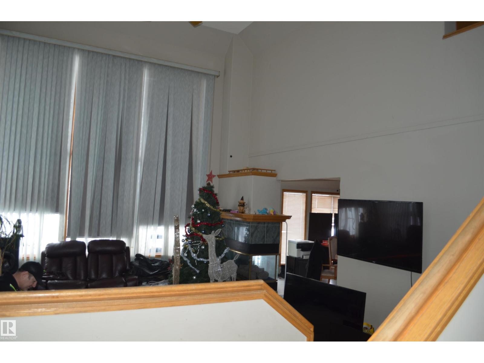 
          11511 9 AV NW
            <br/>
            <span>Edmonton</span>
            , 
            <span>AB</span>
             <span>T6J6T9</span>
         - Photo 19