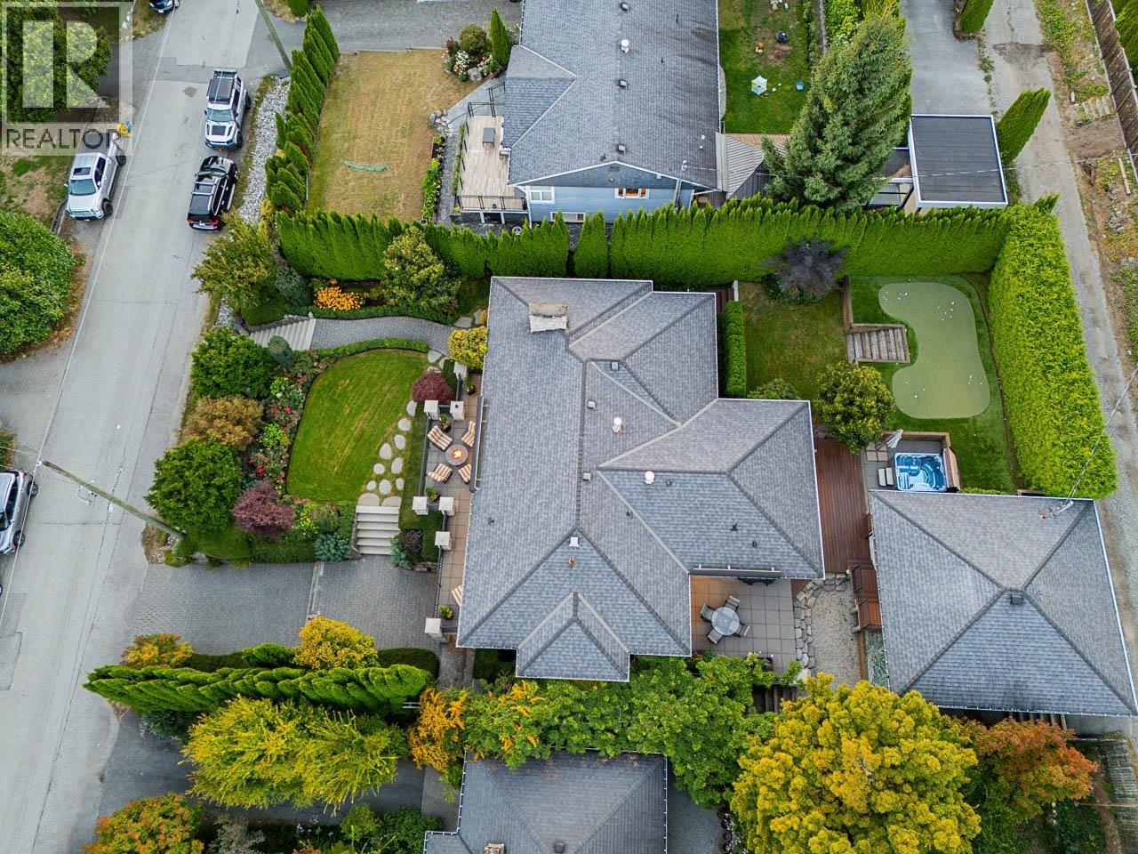 1425 PALMERSTON AVENUE, West Vancouver