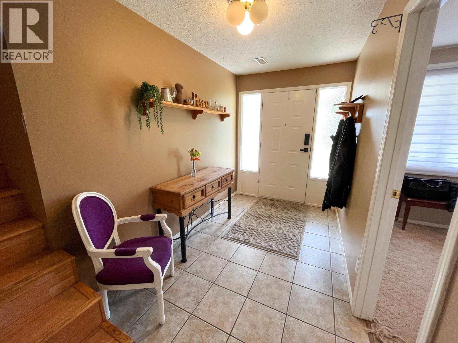  510 Cedar Street, Sicamous