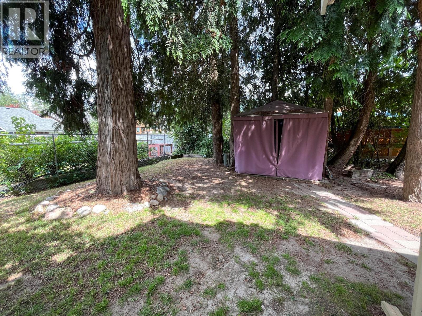  510 Cedar Street, Sicamous