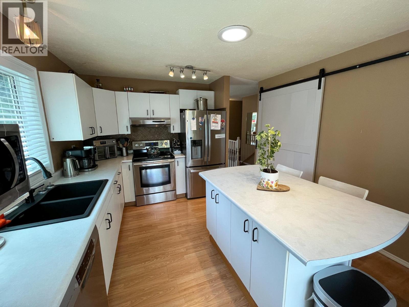  510 Cedar Street, Sicamous