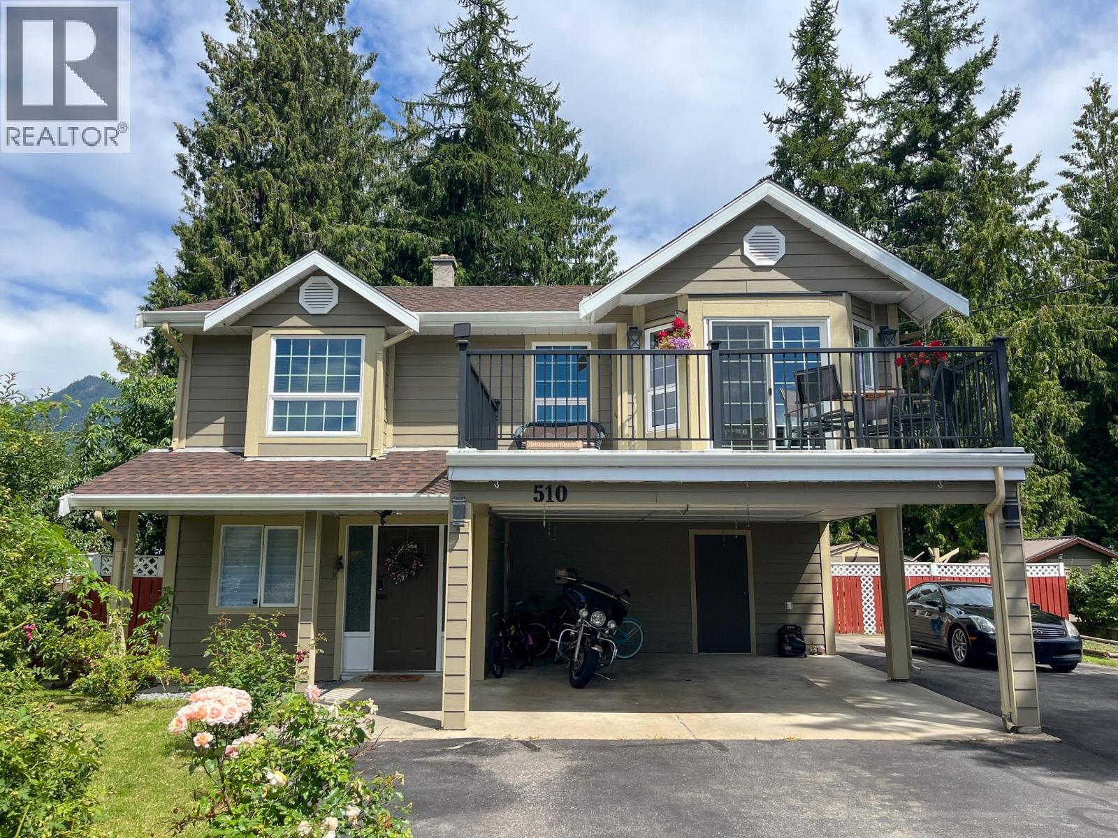  510 Cedar Street, Sicamous