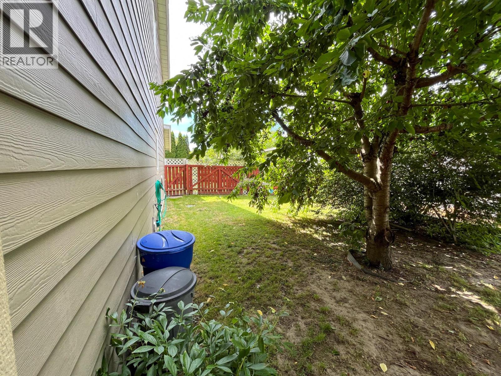  510 Cedar Street, Sicamous