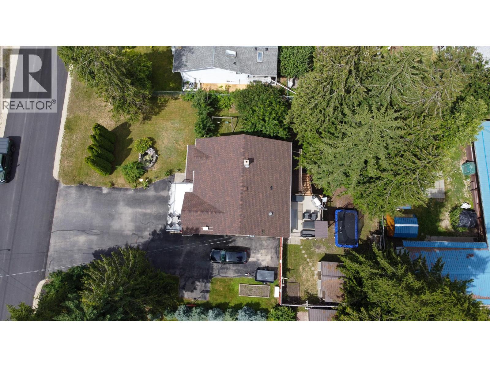  510 Cedar Street, Sicamous