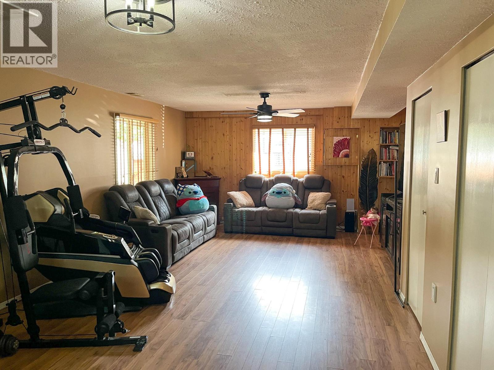  510 Cedar Street, Sicamous