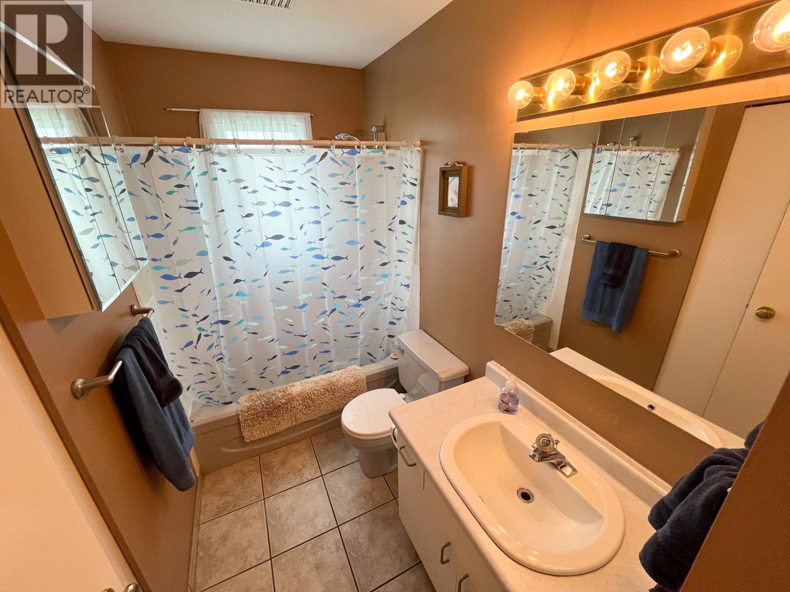  510 Cedar Street, Sicamous