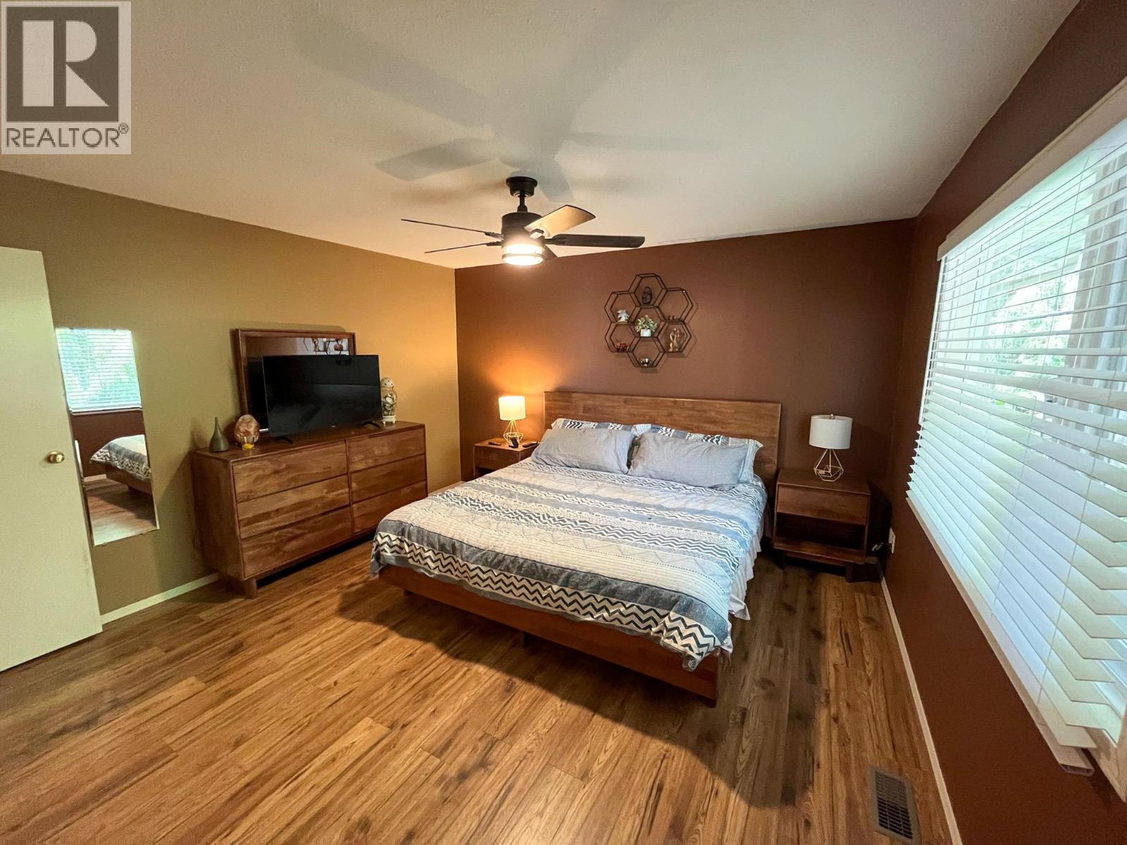  510 Cedar Street, Sicamous