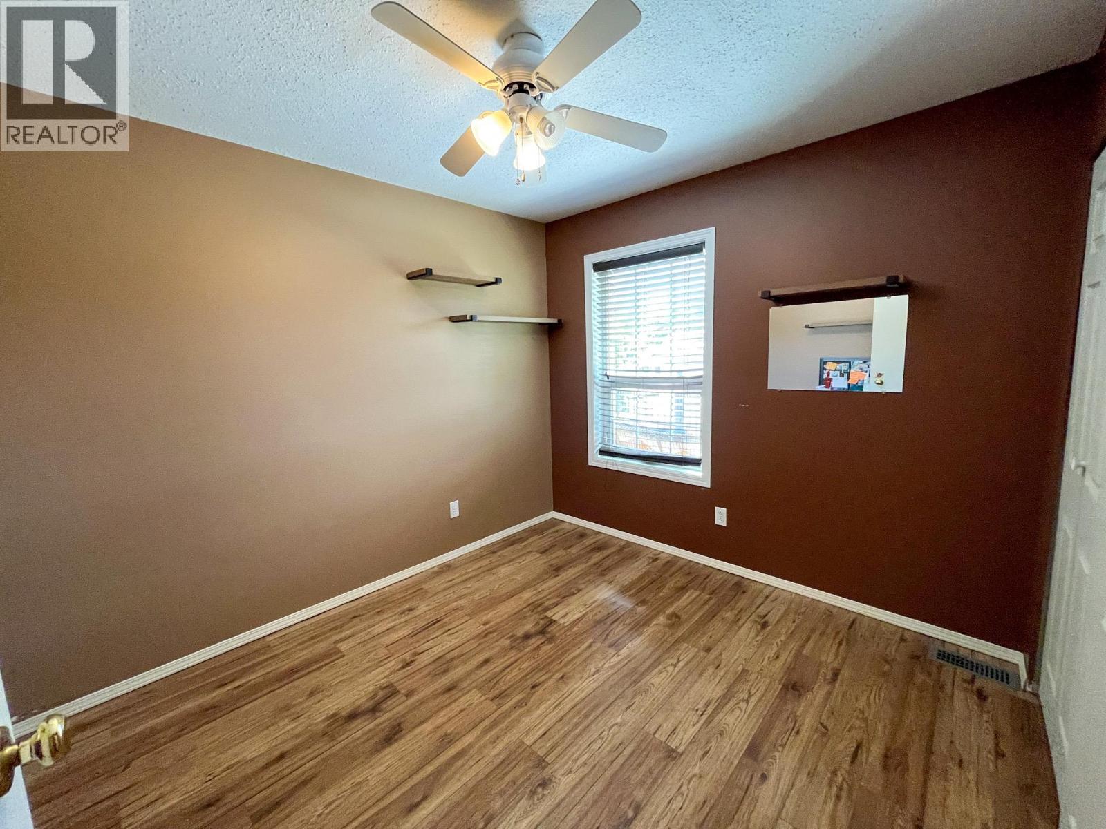  510 Cedar Street, Sicamous