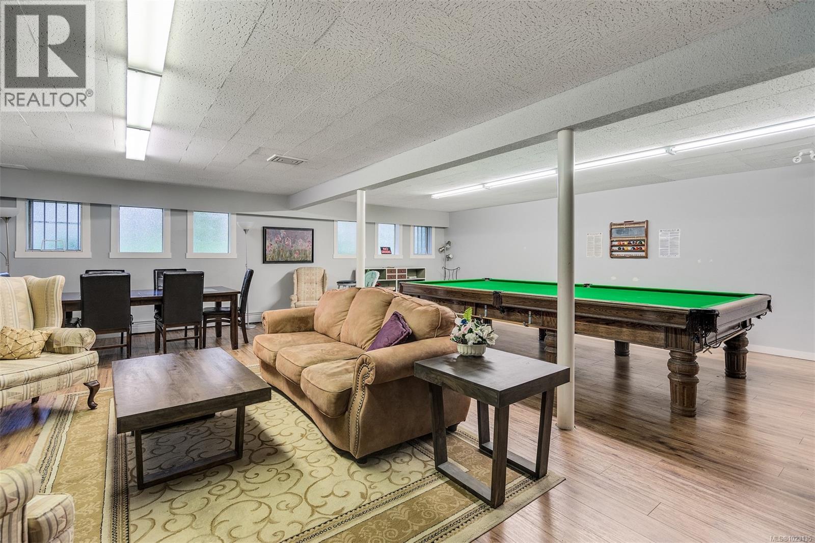 209 1680 Poplar Avenue, Saanich