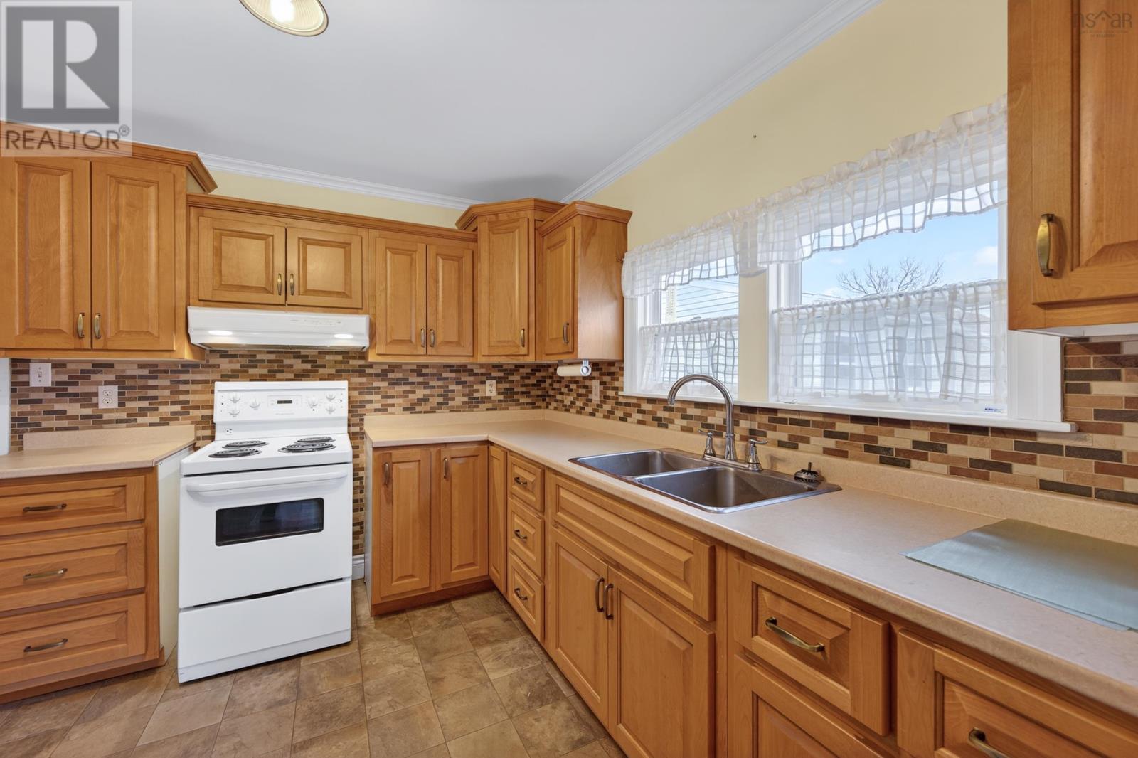 Property 12 of 43 of 121 Alexander Street       Glace Bay