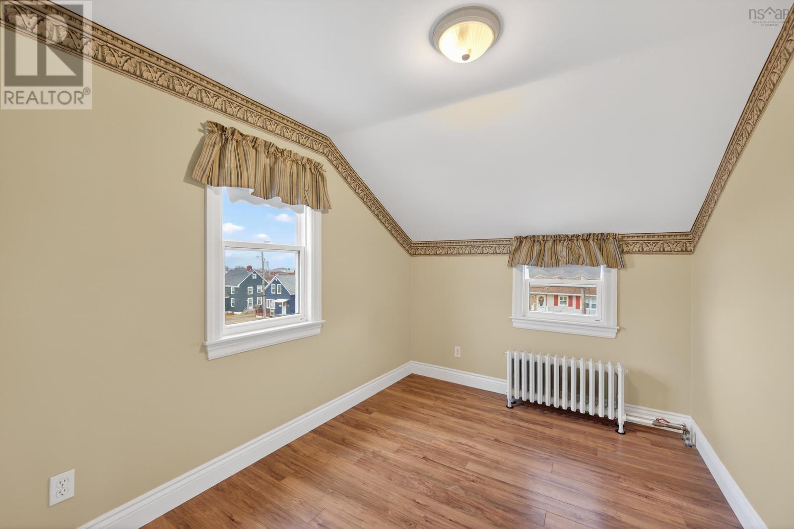 Property 28 of 43 of 121 Alexander Street       Glace Bay