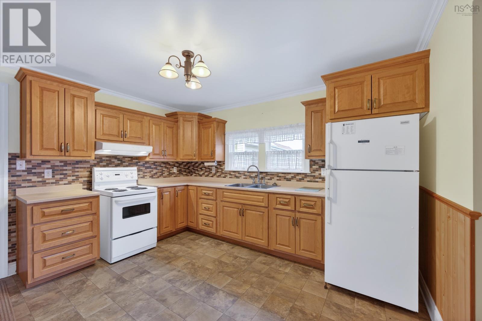 Property 9 of 43 of 121 Alexander Street       Glace Bay