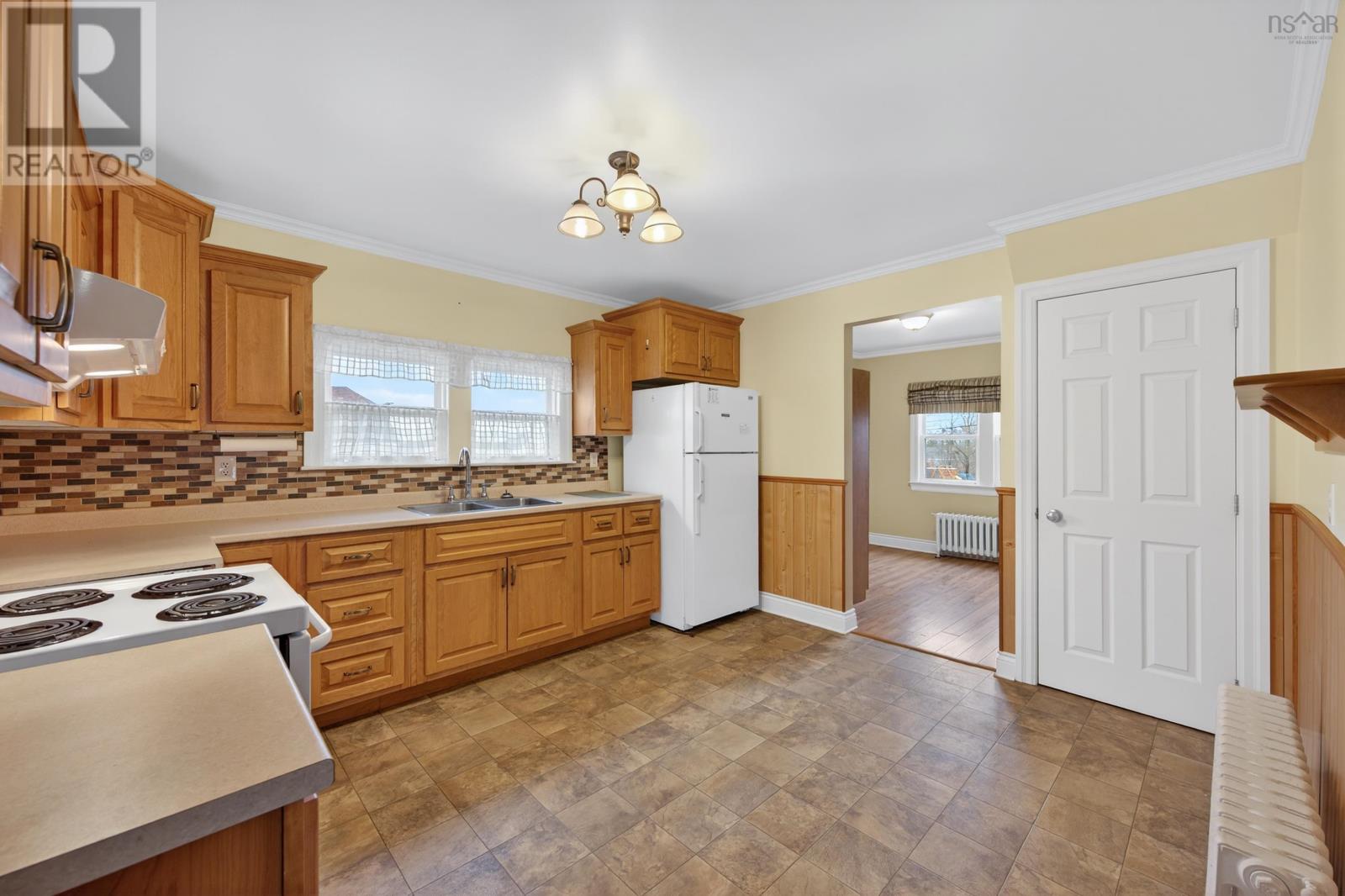 Property 6 of 43 of 121 Alexander Street       Glace Bay