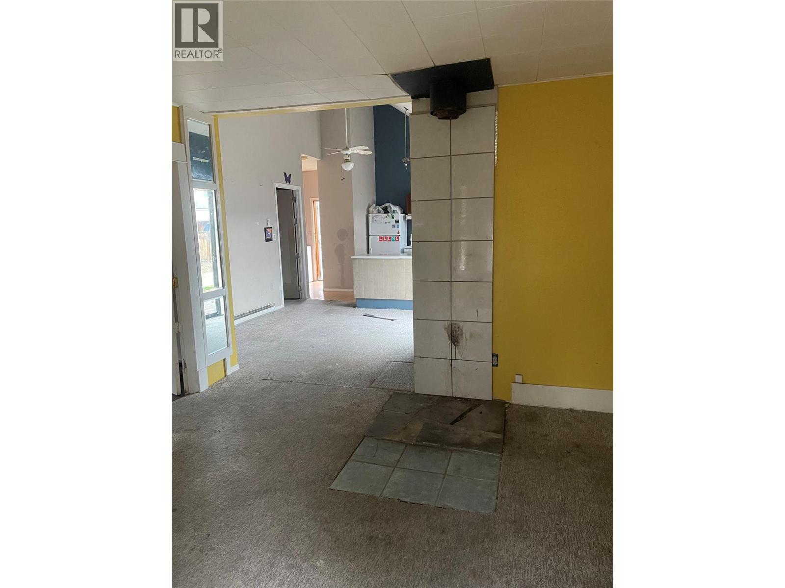  4416 4th Street, Peachland