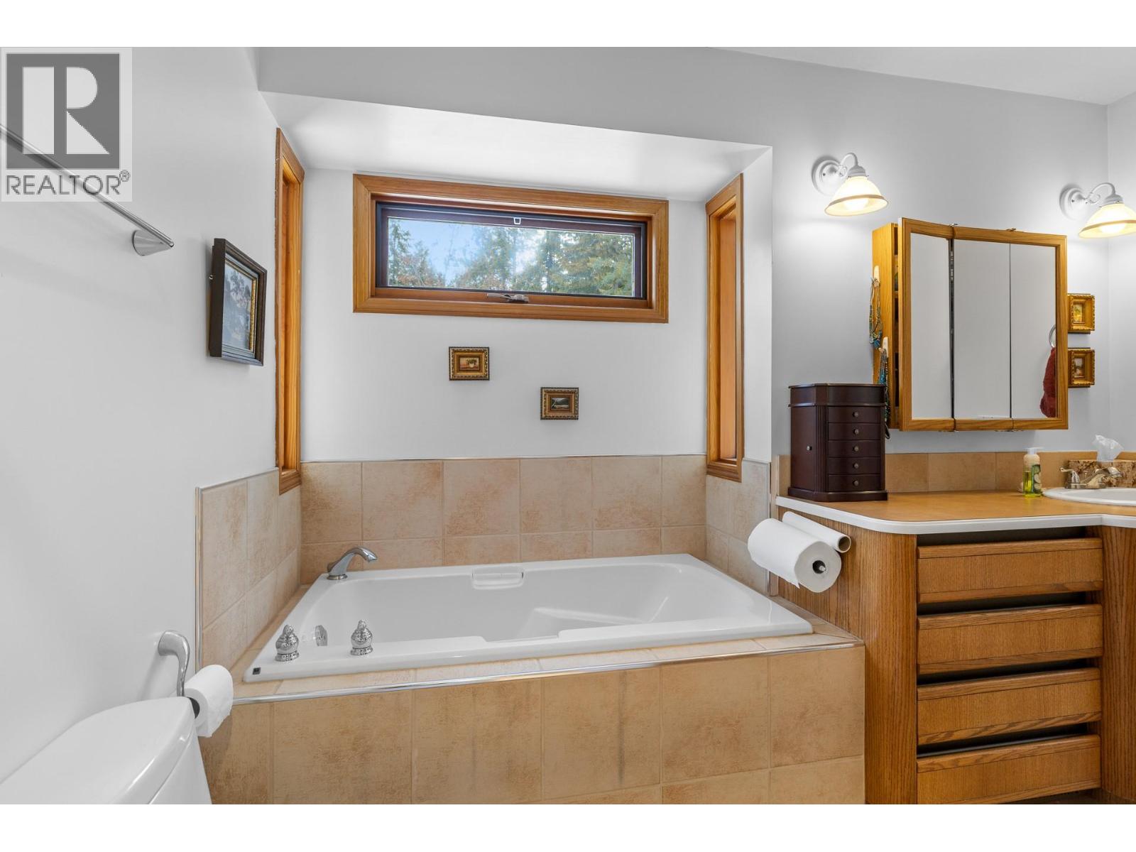  2082 Huckleberry Road, Kelowna