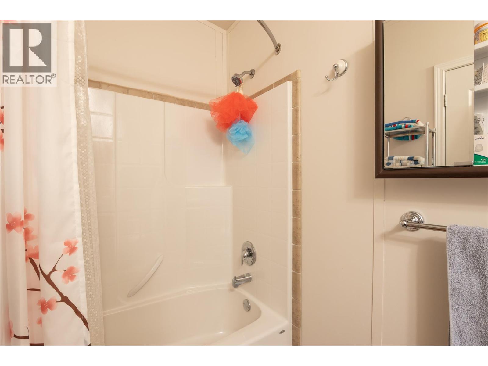 24 4811 10A Avenue Northeast, Salmon Arm