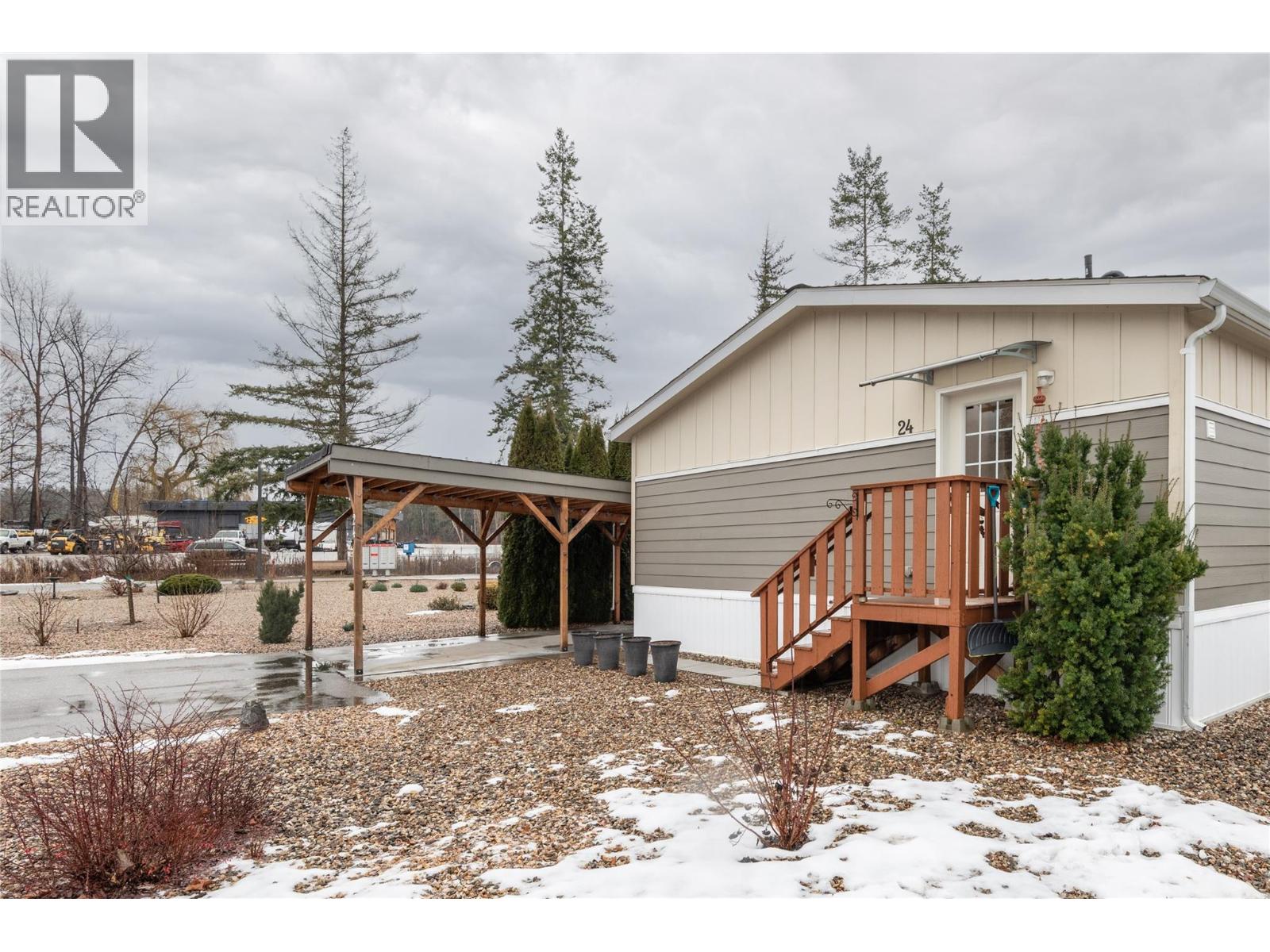 24 4811 10A Avenue Northeast, Salmon Arm