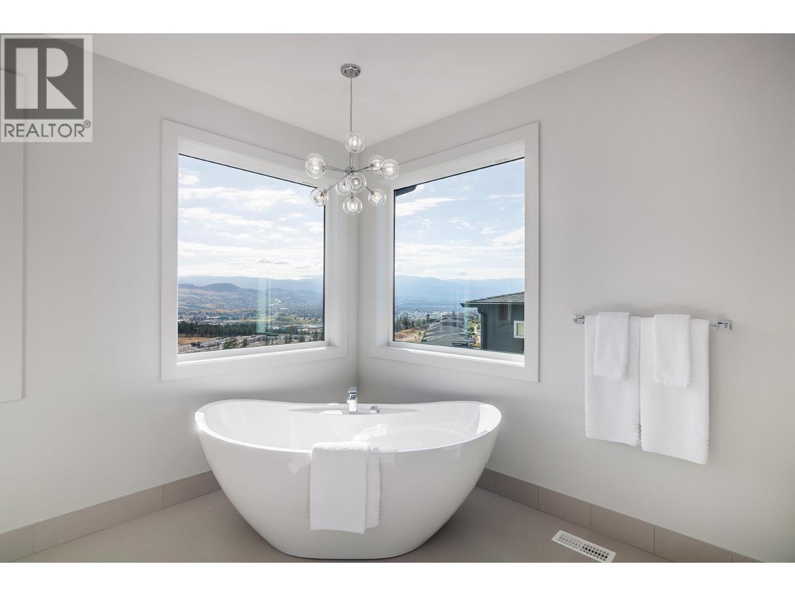  789 Carleton Street, Kelowna