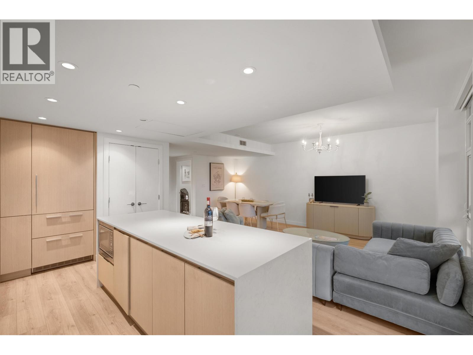 611 1500 FERN STREET, North Vancouver