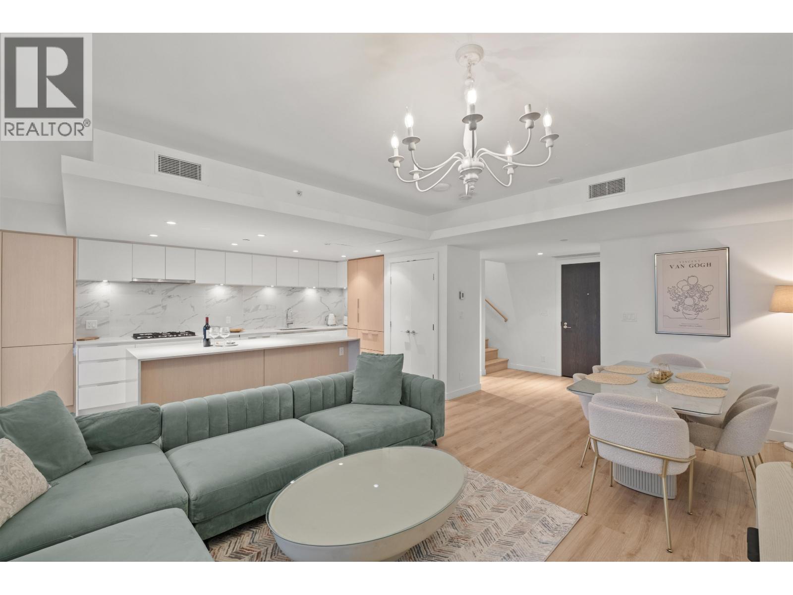 611 1500 FERN STREET, North Vancouver