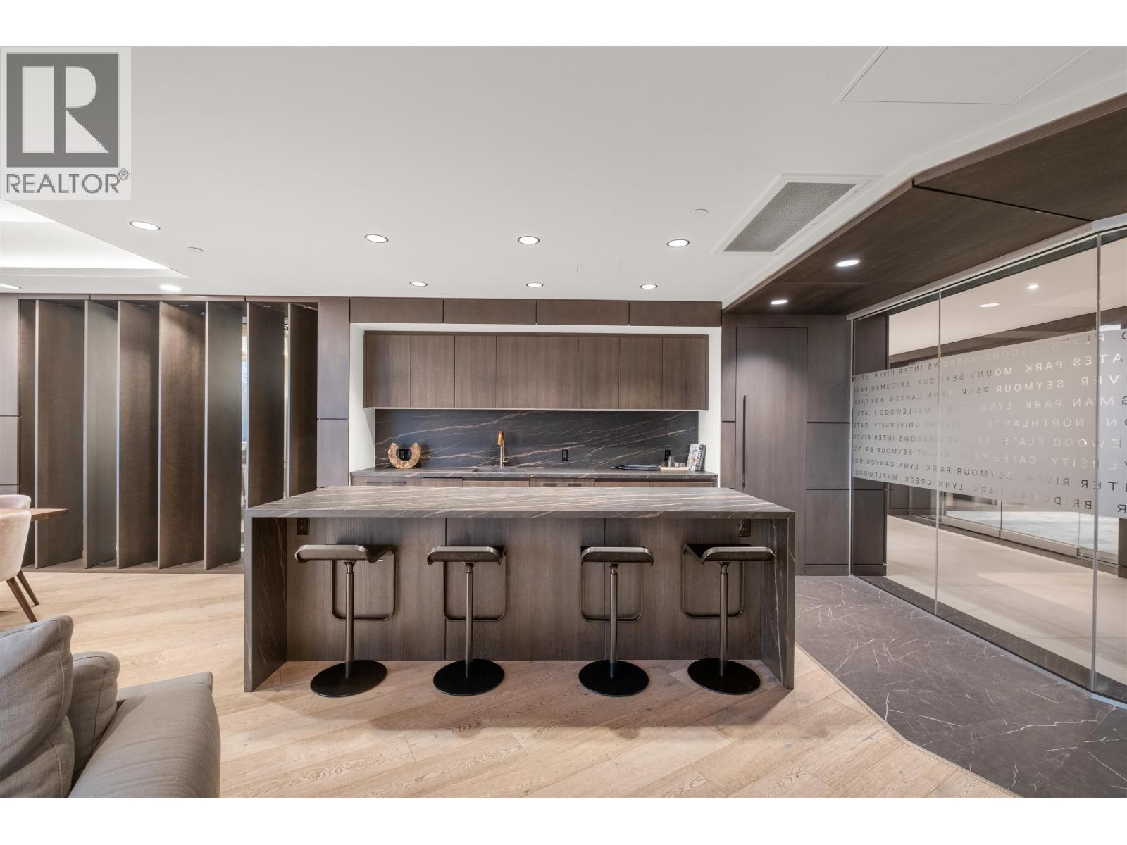 611 1500 FERN STREET, North Vancouver