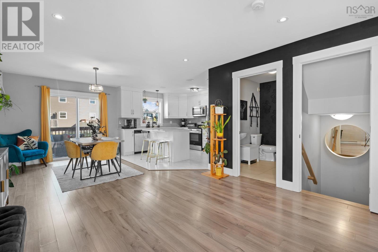 Property 12 of 49 of 202 Titanium Crescent