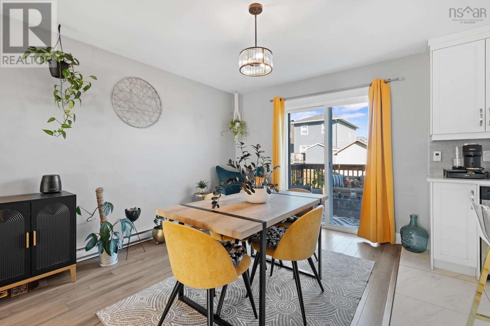 Property 14 of 49 of 202 Titanium Crescent