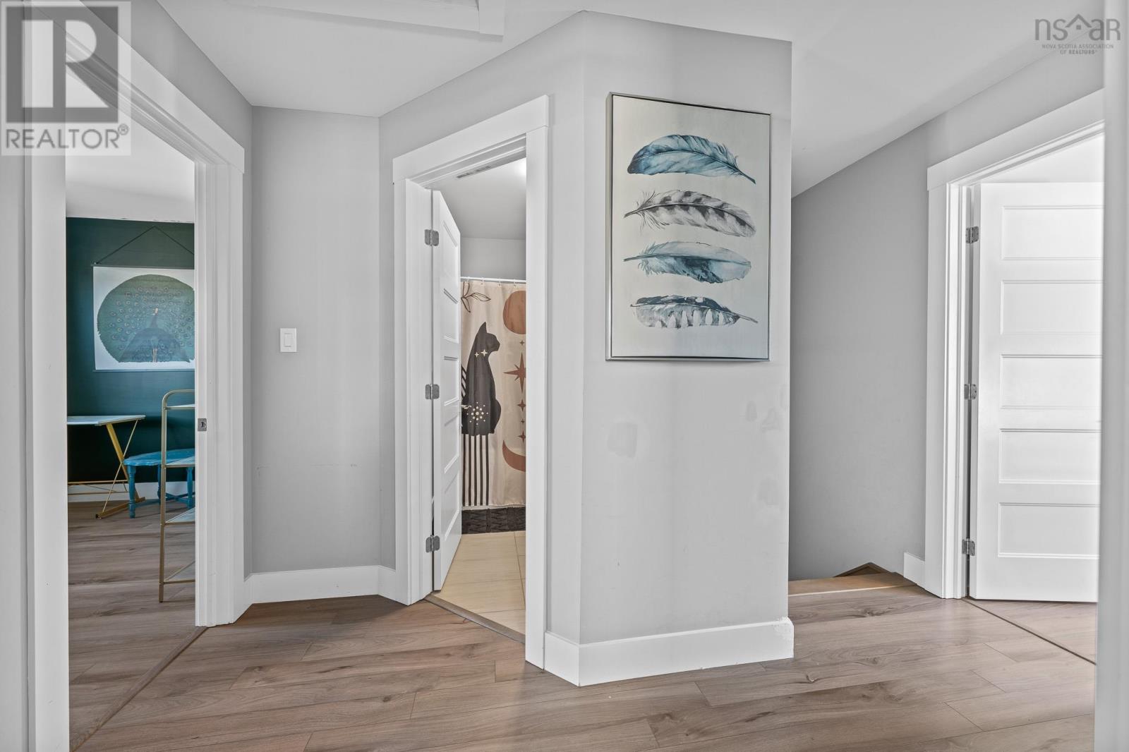 Property 31 of 49 of 202 Titanium Crescent