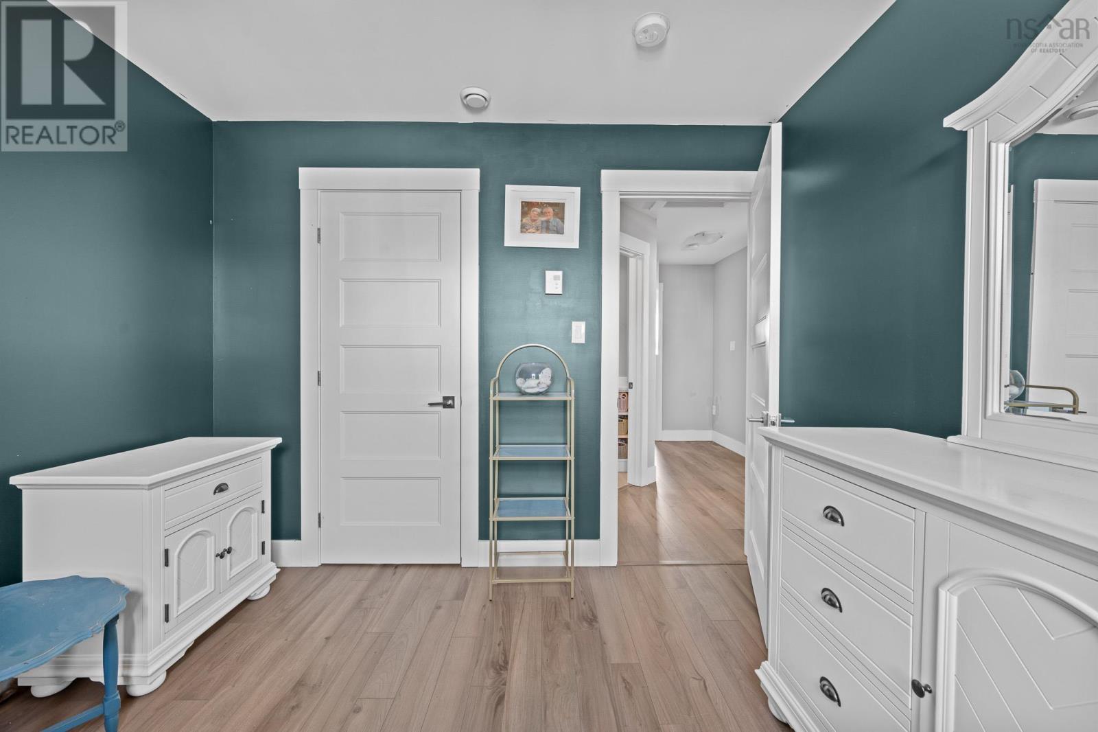 Property 38 of 49 of 202 Titanium Crescent