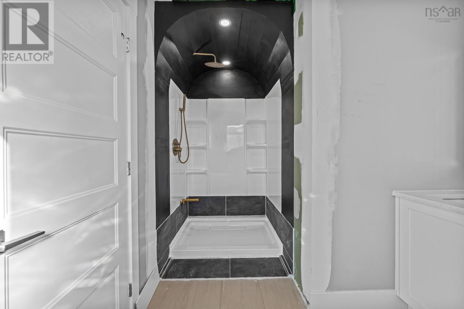 Property 36 of 49 of 202 Titanium Crescent