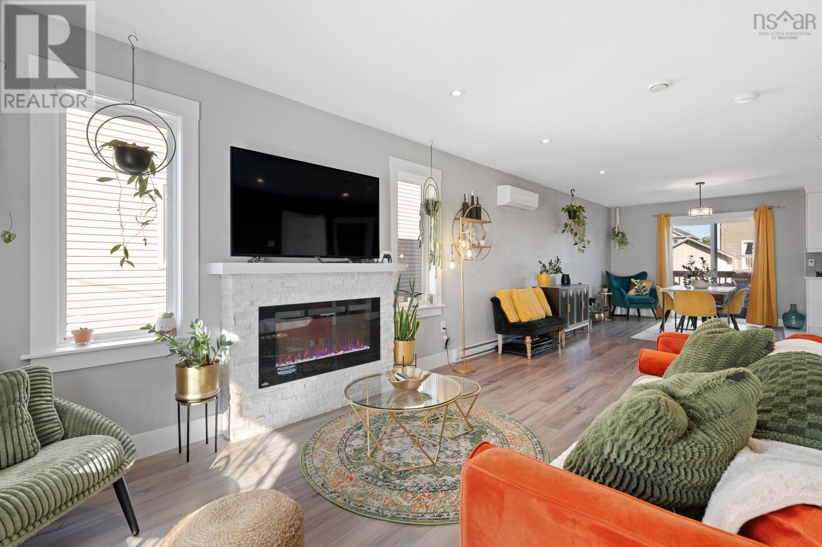 Property 5 of 49 of 202 Titanium Crescent