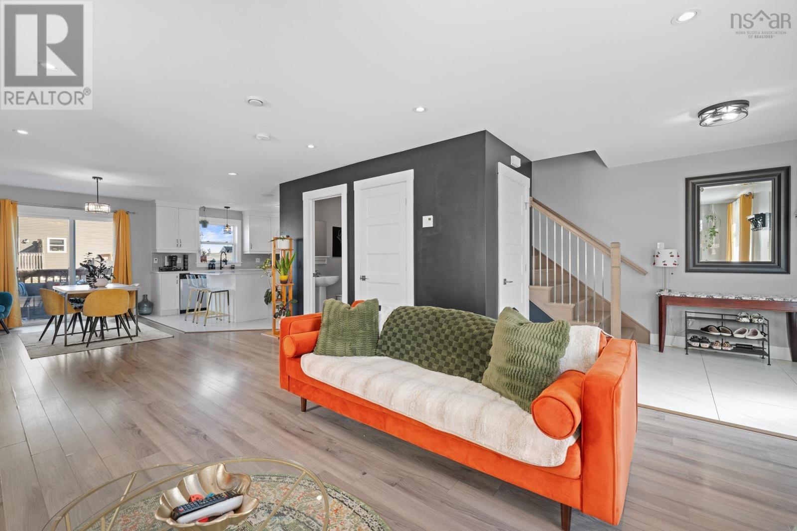 Property 6 of 49 of 202 Titanium Crescent