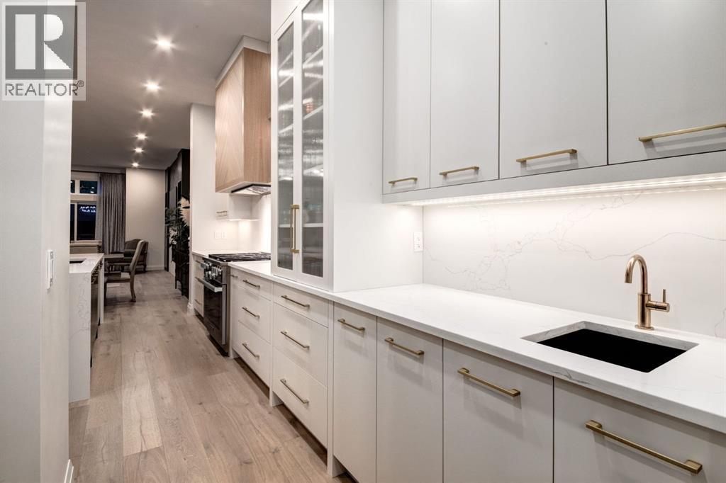 Single Family House for Sale in   Avenue SW South Calgary Calgary 