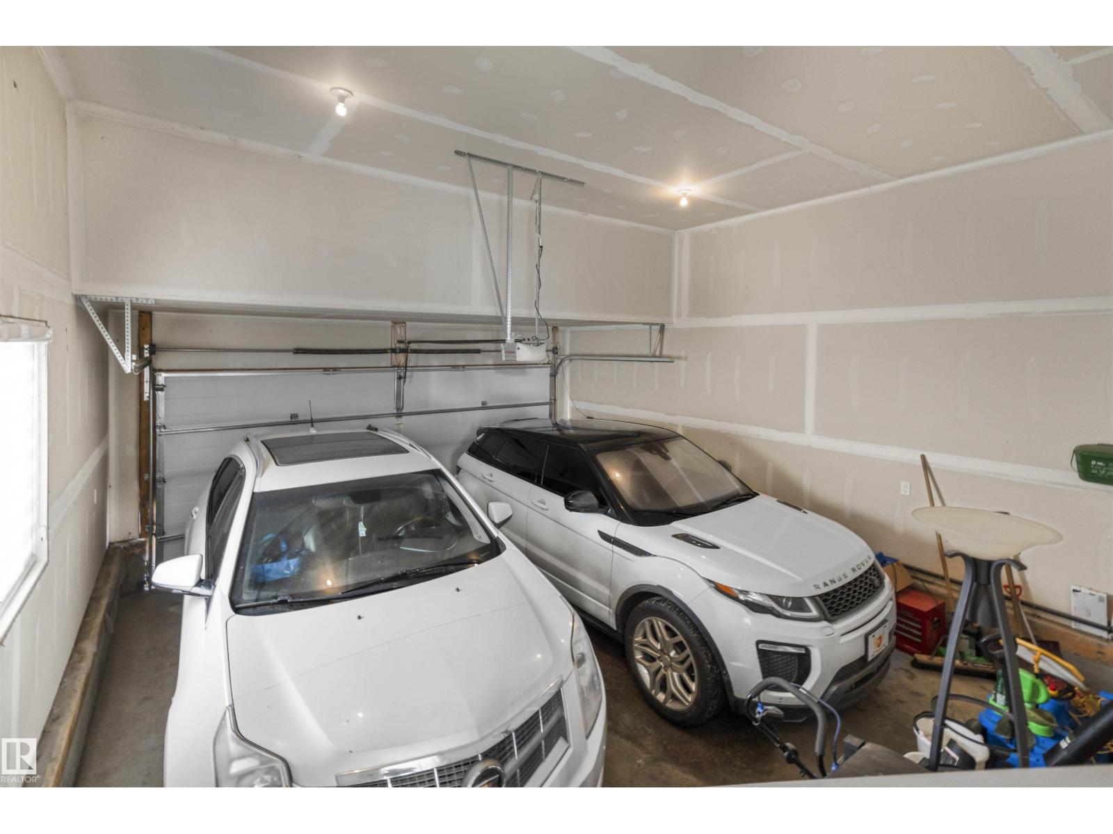 
          4286 126A AV NW
            <br/>
            <span>Edmonton</span>
            , 
            <span>AB</span>
             <span>T5A1V5</span>
         - Photo 20