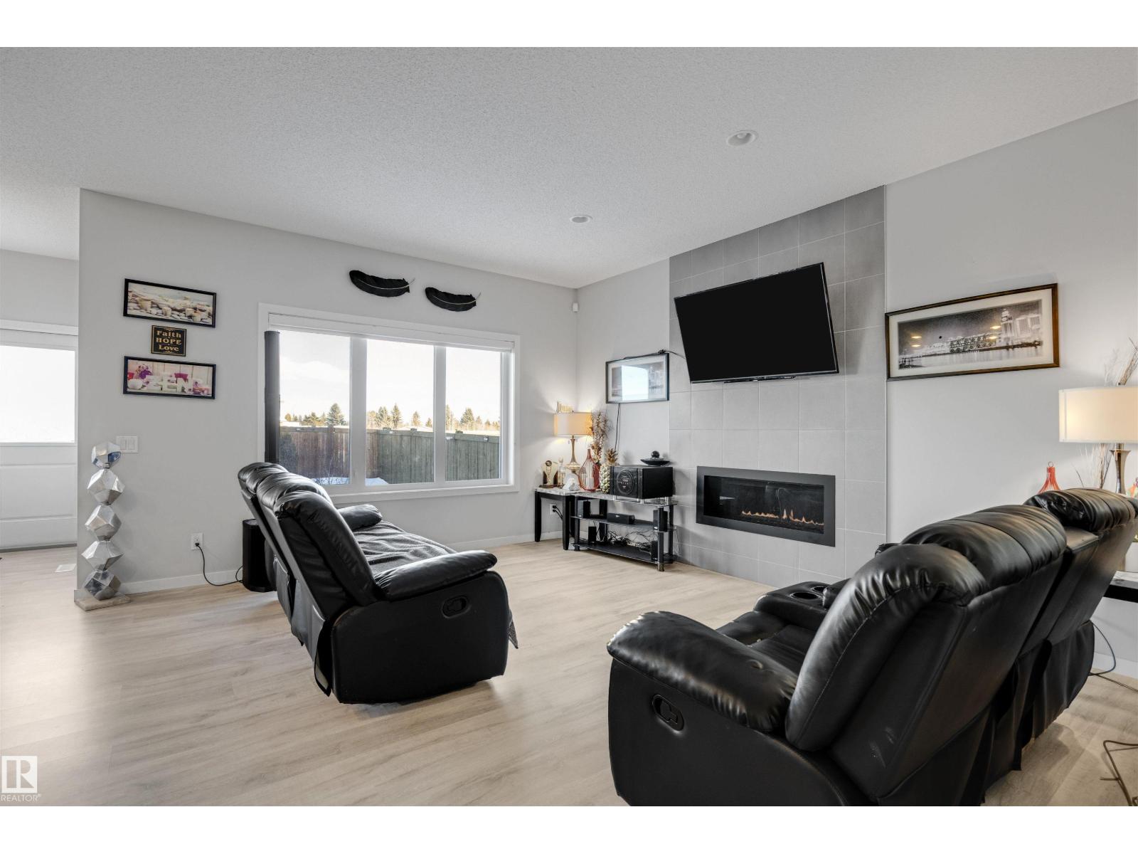 
          4286 126A AV NW
            <br/>
            <span>Edmonton</span>
            , 
            <span>AB</span>
             <span>T5A1V5</span>
         - Photo 18