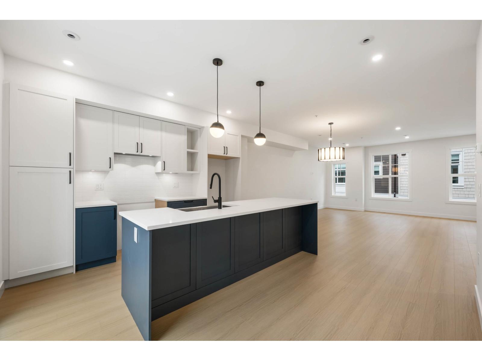 25 7716 207 STREET, Langley