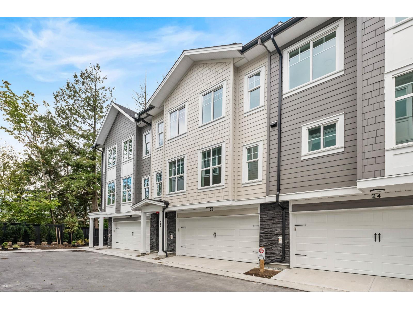 25 7716 207 STREET, Langley