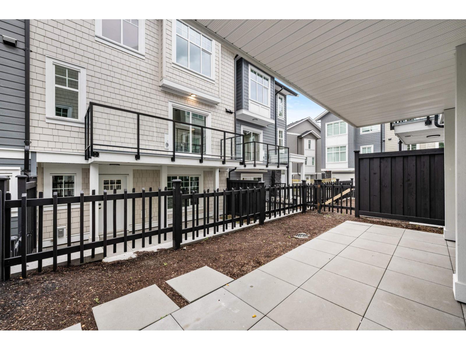 25 7716 207 STREET, Langley