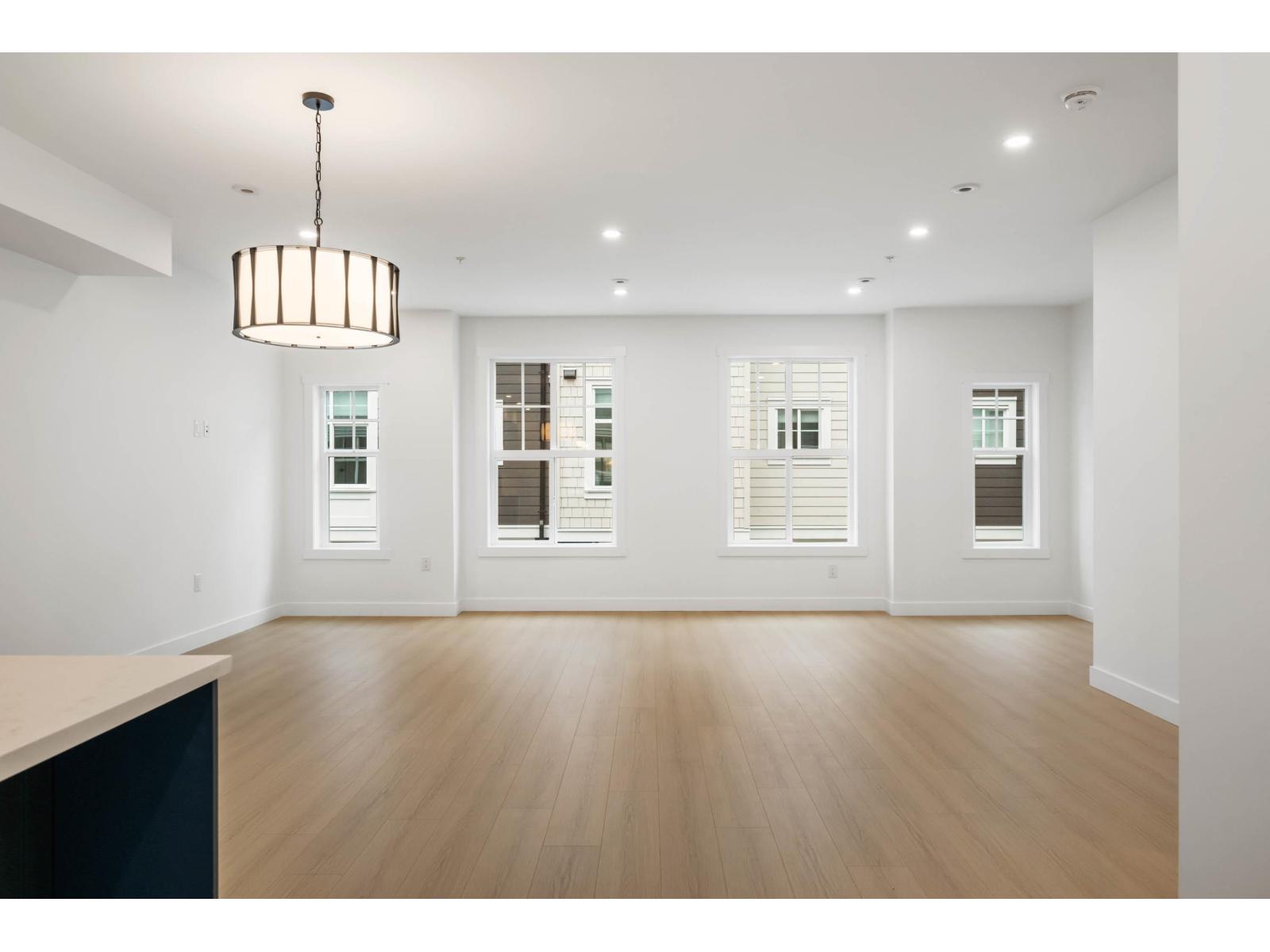 25 7716 207 STREET, Langley