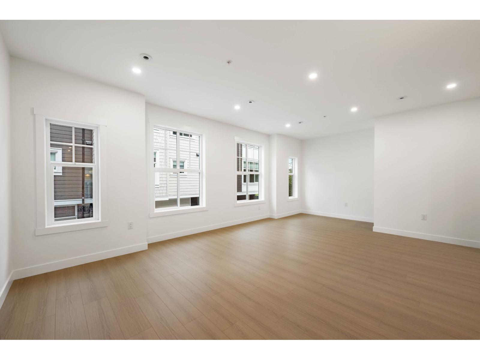 25 7716 207 STREET, Langley