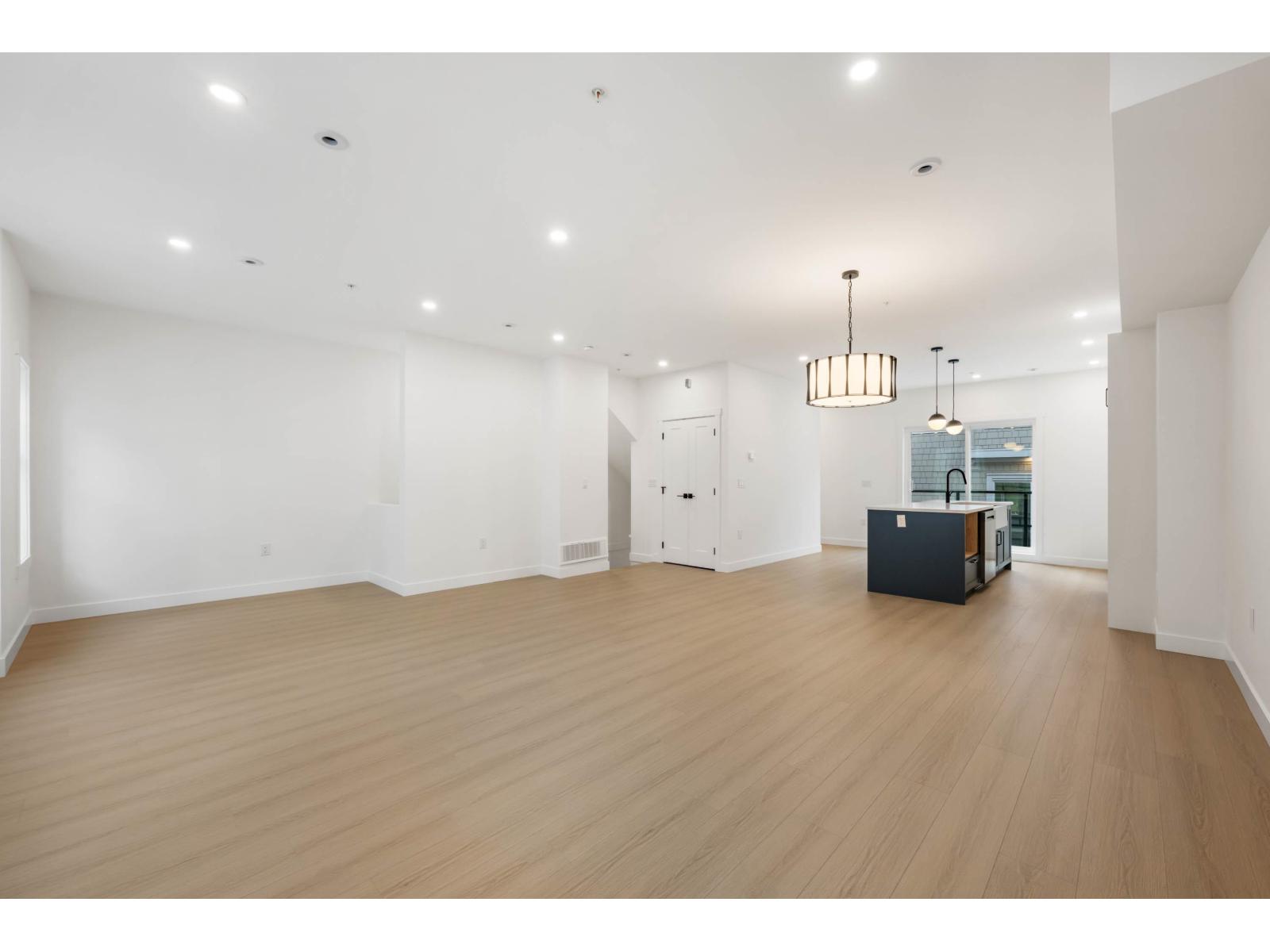 25 7716 207 STREET, Langley