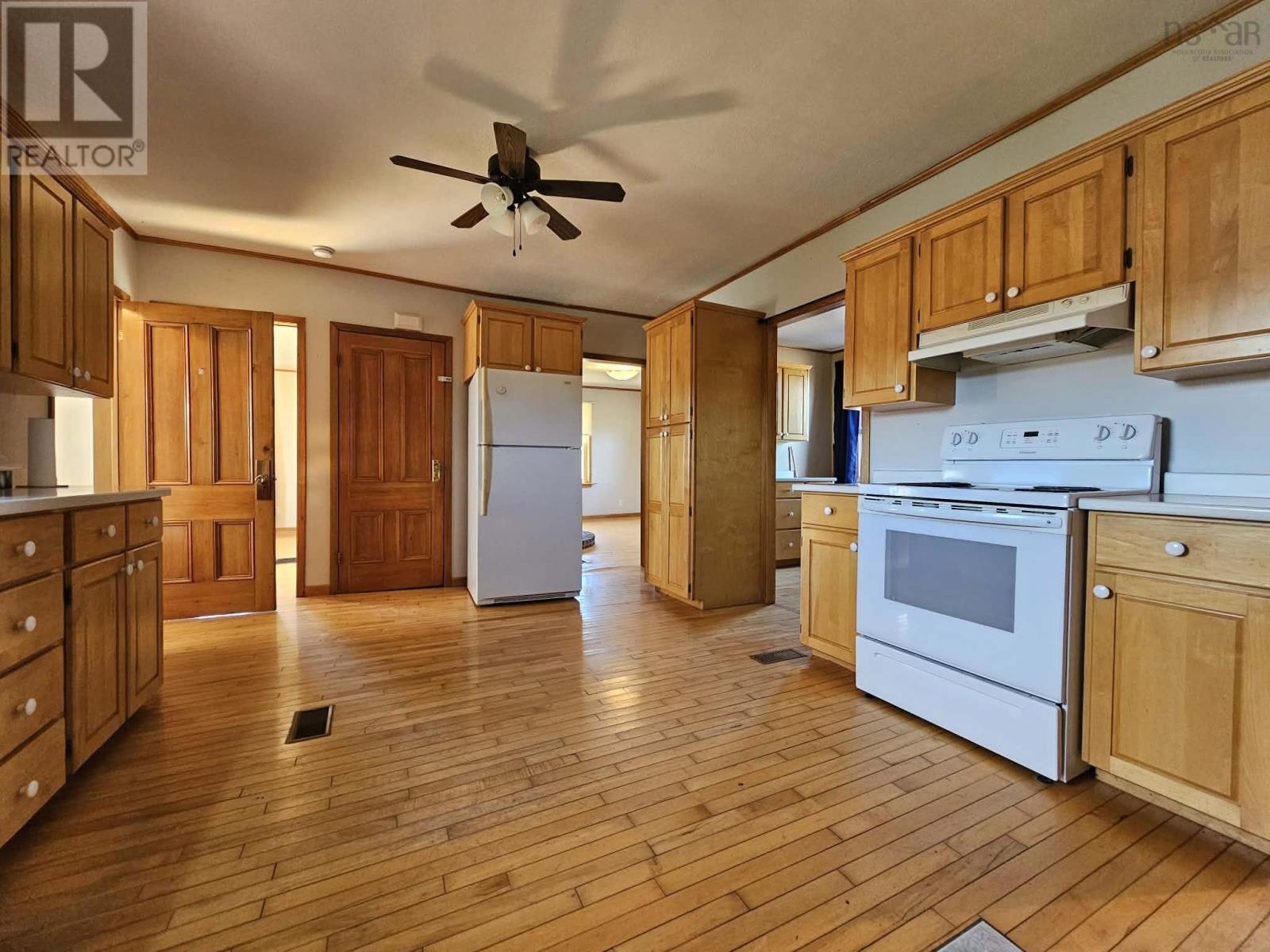 Property 25 of 49 of 270 Fraser Road