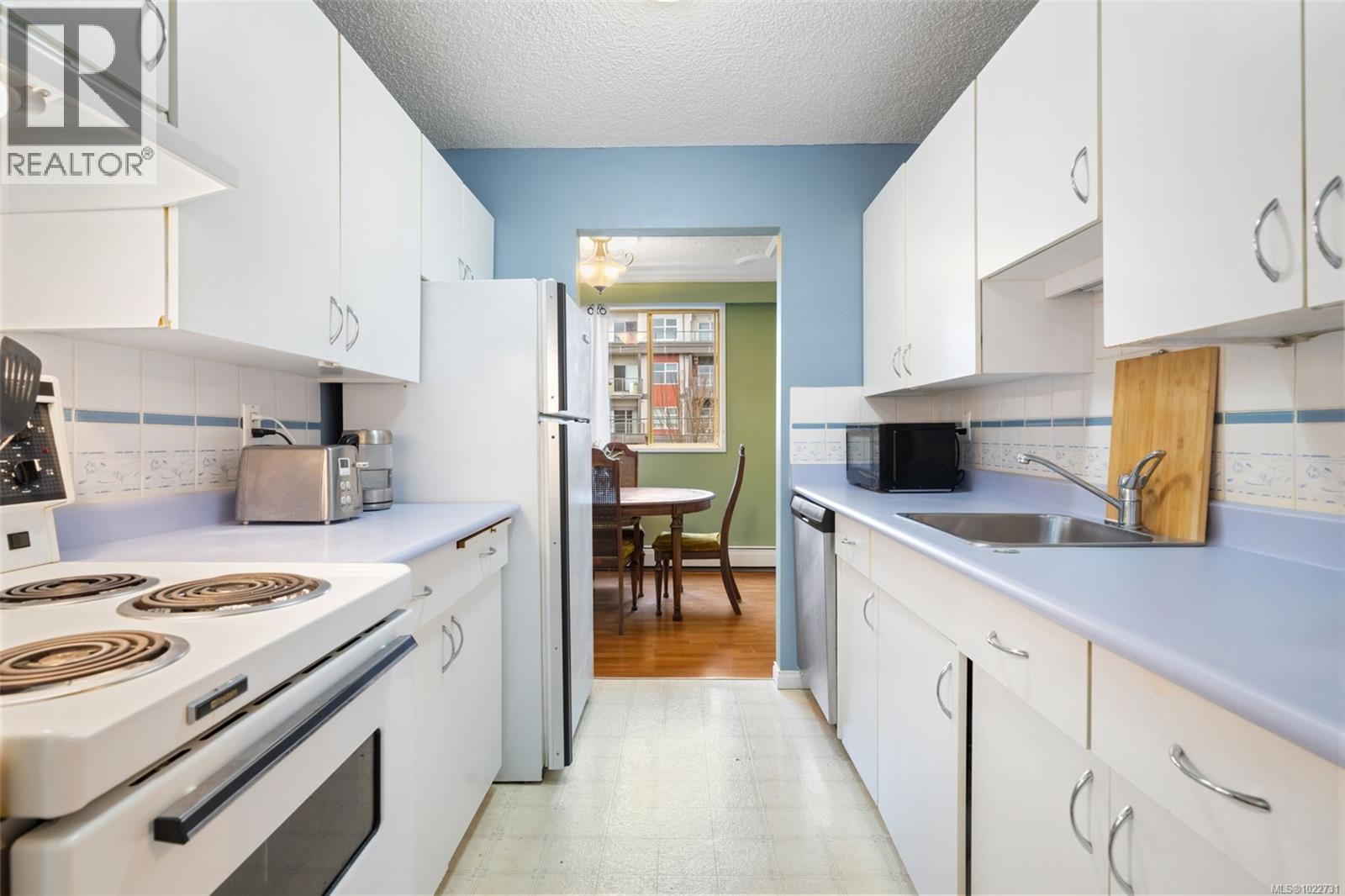 227 1025 Inverness Road, Saanich