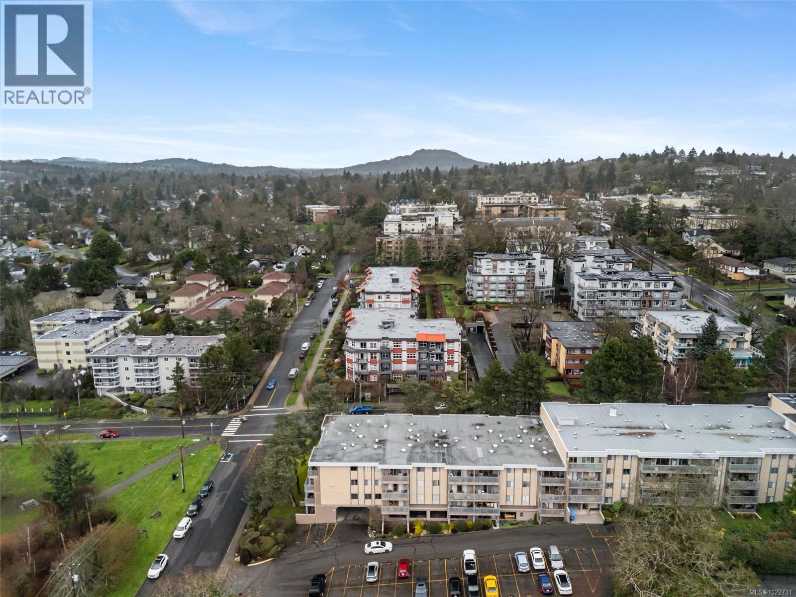 227 1025 Inverness Road, Saanich