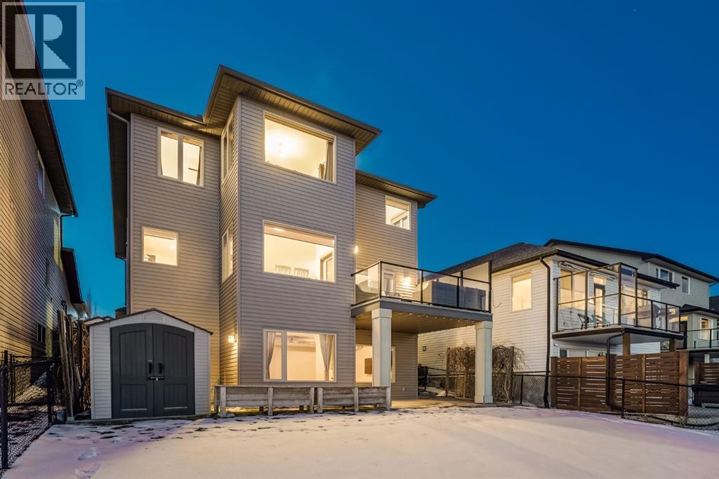 203 Sunset Circle, Cochrane