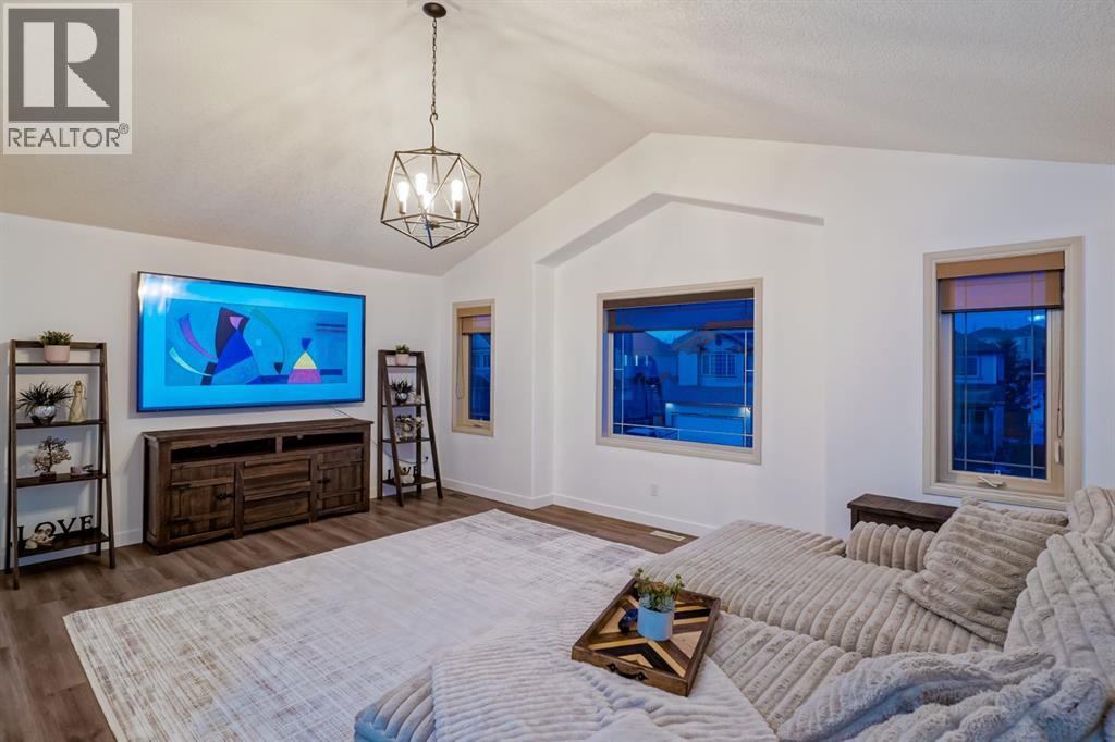 203 Sunset Circle, Cochrane