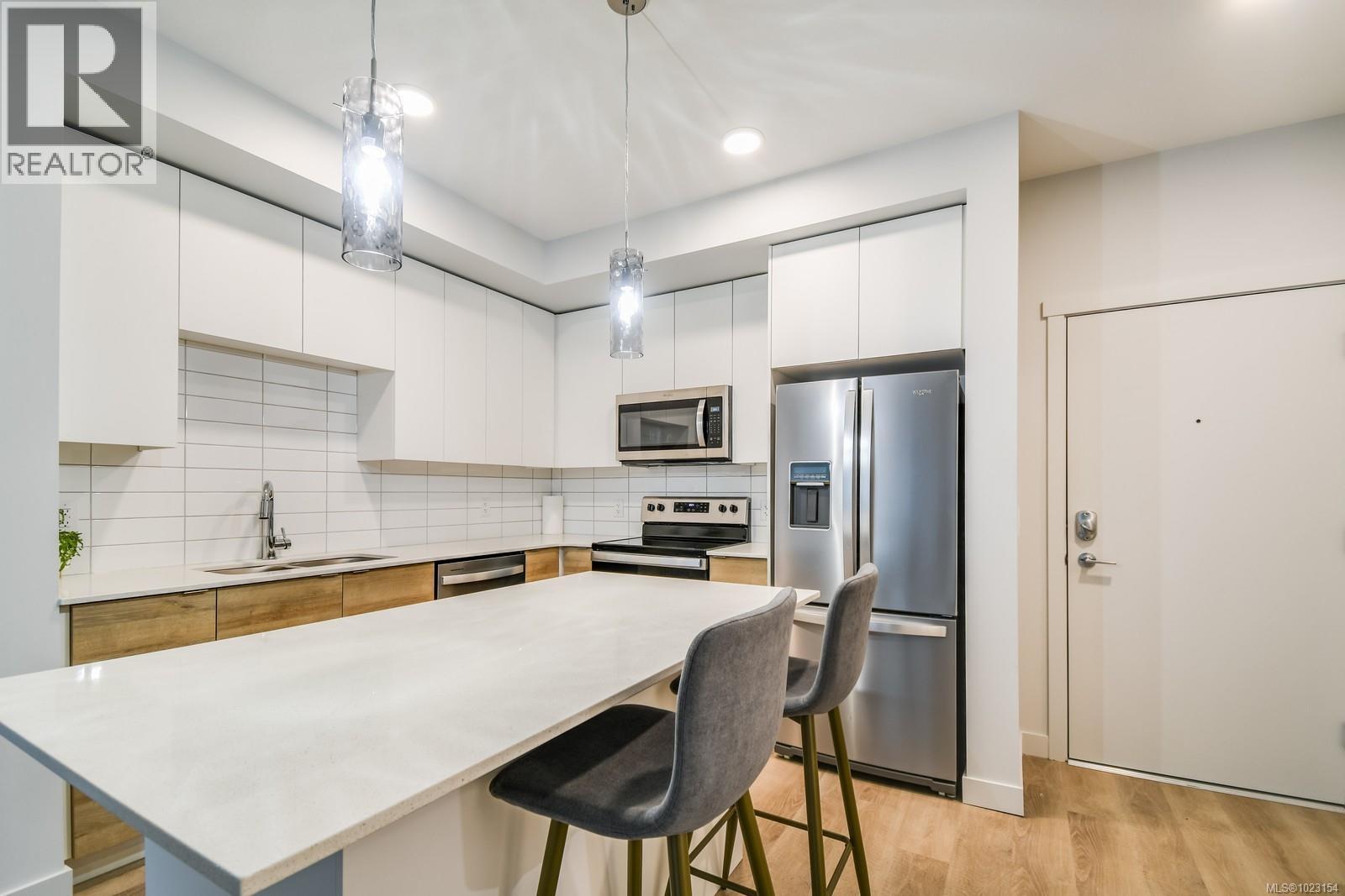 #104 4830 Cedar Ridge Pl - 1